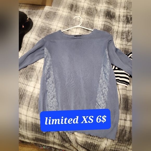 Tops - Picture 12 of 16